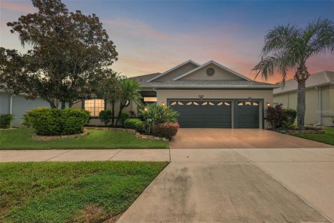 Casa en venta en Leesburg, Florida, 2 dormitorios, 191.84 m2 № 1916194 - foto 1