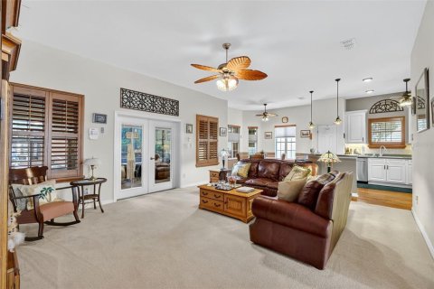 House in Leesburg, Florida 2 bedrooms, 191.84 sq.m. № 1916194 - photo 4