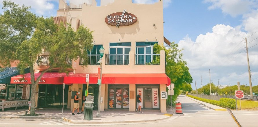 Commercial property in Delray Beach, Florida № 2246457