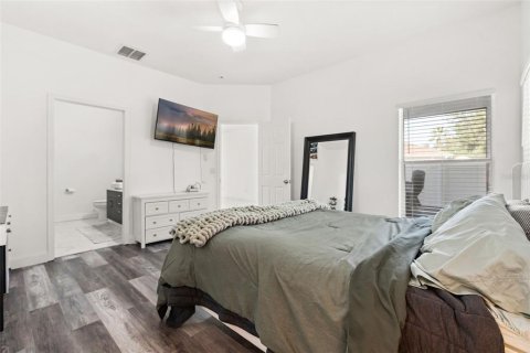 House in Orlando, Florida 4 bedrooms, 173.36 sq.m. № 2395859 - photo 24