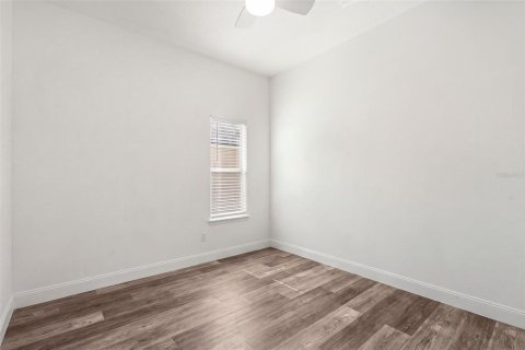 House in Orlando, Florida 4 bedrooms, 173.36 sq.m. № 2395859 - photo 19
