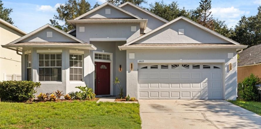 House in Orlando, Florida 4 bedrooms, 173.36 sq.m. № 2395859