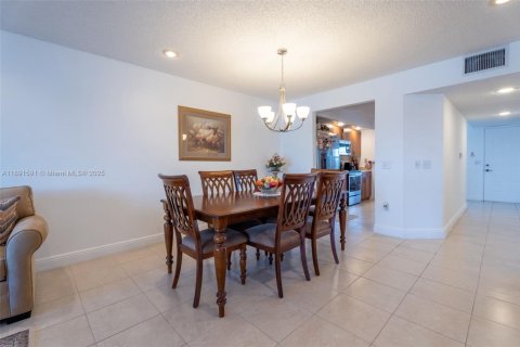 Condominio en venta en Pembroke Pines, Florida, 2 dormitorios, 126.72 m2 № 1944773 - foto 6