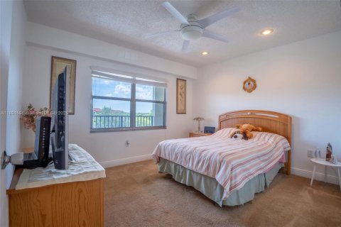 Condominio en venta en Pembroke Pines, Florida, 2 dormitorios, 126.72 m2 № 1944773 - foto 12