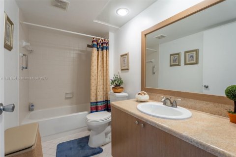 Condominio en venta en Pembroke Pines, Florida, 2 dormitorios, 126.72 m2 № 1944773 - foto 13