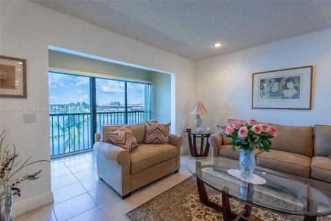 Condominio en venta en Pembroke Pines, Florida, 2 dormitorios, 126.72 m2 № 1944773 - foto 8
