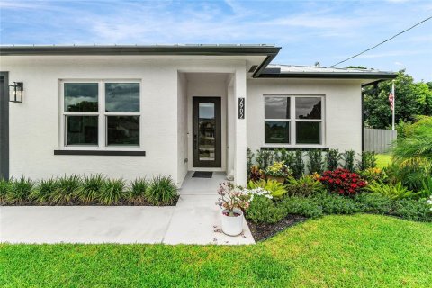 House in Saint Lucie, Florida 3 bedrooms, 158.68 sq.m. № 1902747 - photo 4