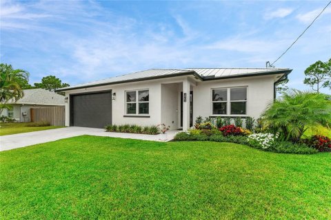 House in Saint Lucie, Florida 3 bedrooms, 158.68 sq.m. № 1902747 - photo 2
