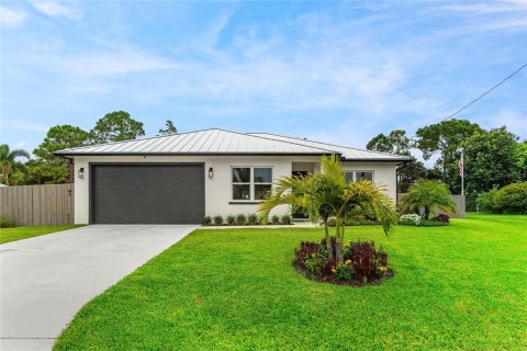 House in Saint Lucie, Florida 3 bedrooms, 158.68 sq.m. № 1902747 - photo 1