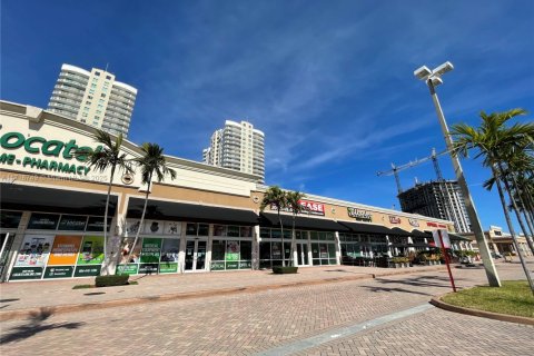 Condominio en venta en Hallandale Beach, Florida, 1 dormitorio, 76.18 m2 № 1867634 - foto 30