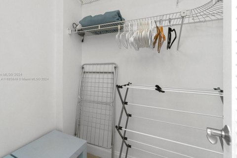 Condominio en alquiler en Miami Beach, Florida, 49.24 m2 № 1728210 - foto 9