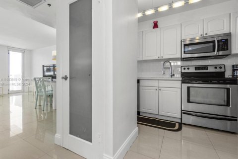 Condominio en alquiler en Miami Beach, Florida, 49.24 m2 № 1728210 - foto 12
