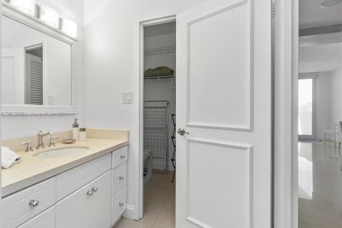 Condominio en alquiler en Miami Beach, Florida, 49.24 m2 № 1728210 - foto 6
