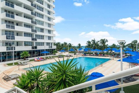 Condominio en alquiler en Miami Beach, Florida, 49.24 m2 № 1728210 - foto 15