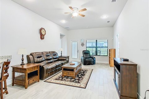 House in Auburndale, Florida 4 bedrooms, 169.08 sq.m. № 1913243 - photo 23