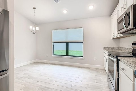 House in Auburndale, Florida 4 bedrooms, 169.08 sq.m. № 1913243 - photo 17