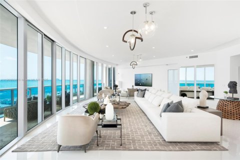 Снять в аренду кондоминиум в Майами-Бич, Флорида 3 спальни, 274.9м2, № 1963569 - фото 5