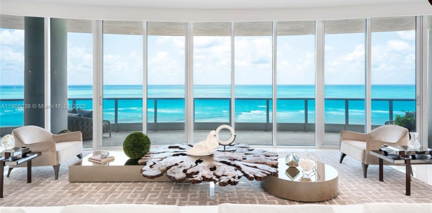 Кондоминиум с 3 спальнями в Майами-Бич, Флорида № 1963569