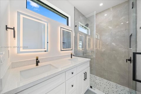 Villa ou maison à vendre à Cape Coral, Floride: 3 chambres, 128.86 m2 № 2080086 - photo 5