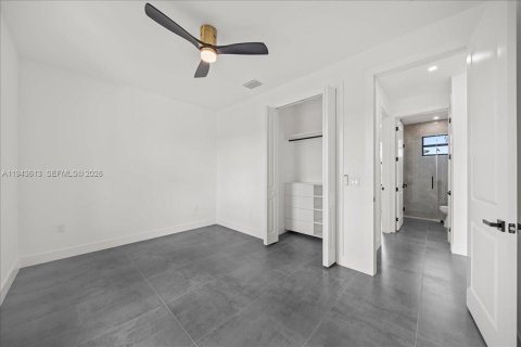 Villa ou maison à vendre à Cape Coral, Floride: 3 chambres, 128.86 m2 № 2080086 - photo 9