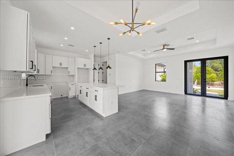 Villa ou maison à vendre à Cape Coral, Floride: 3 chambres, 128.86 m2 № 2080086 - photo 3