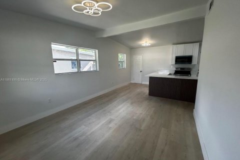 House in Fort Lauderdale, Florida 3 bedrooms, 86.96 sq.m. № 1890775 - photo 18
