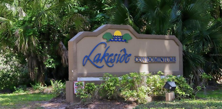 Condo à Deltona, Floride, 2 chambres  № 2099283