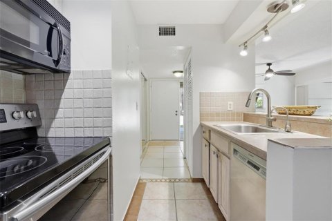 Copropriété à vendre à Deltona, Floride: 2 chambres, 83.33 m2 № 2099283 - photo 15
