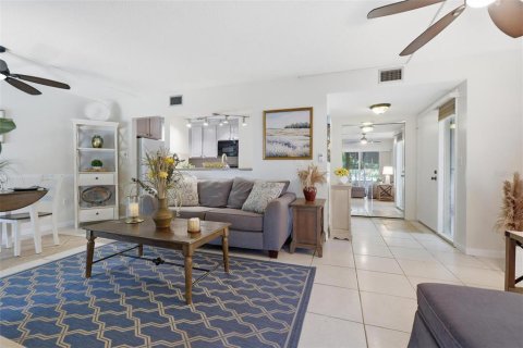 Copropriété à vendre à Deltona, Floride: 2 chambres, 83.33 m2 № 2099283 - photo 7