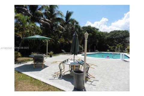 Copropriété à louer à Hallandale Beach, Floride: 2 chambres, 87.33 m2 № 1977145 - photo 14