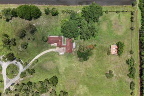 House in Loxahatchee Groves, Florida 3 bedrooms, 232.91 sq.m. № 2169865 - photo 3