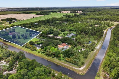 House in Loxahatchee Groves, Florida 3 bedrooms, 232.91 sq.m. № 2169865 - photo 12