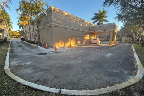 Купить коммерческую недвижимость в Уэстон, Флорида № 2024857 - фото 5