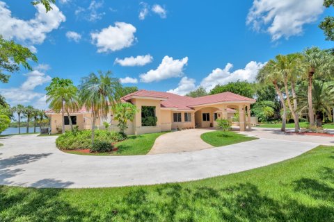 Villa ou maison à vendre à Weston, Floride: 7 chambres, 389.35 m2 № 2009486 - photo 4