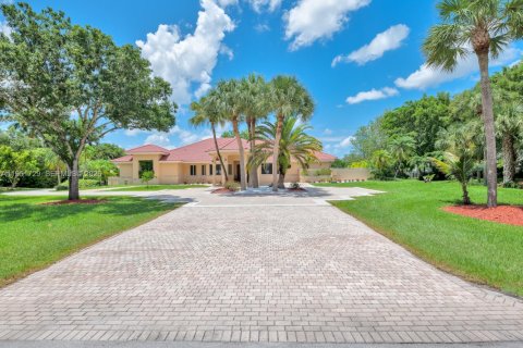 Villa ou maison à Weston, Floride 7 chambres, 389.35 m2 № 2009486
