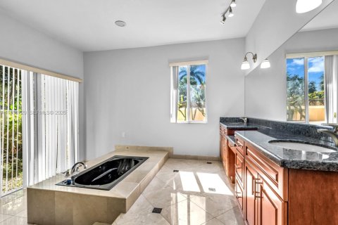 Villa ou maison à vendre à Weston, Floride: 7 chambres, 389.35 m2 № 2009486 - photo 26