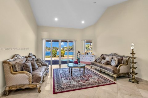 Villa ou maison à vendre à Weston, Floride: 7 chambres, 389.35 m2 № 2009486 - photo 10