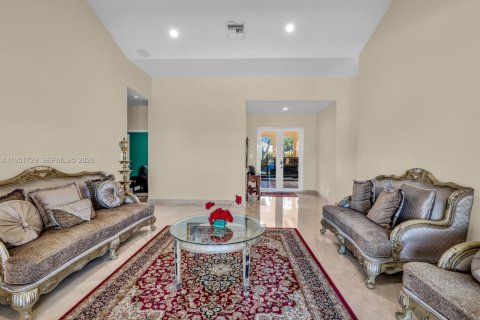 Villa ou maison à vendre à Weston, Floride: 7 chambres, 389.35 m2 № 2009486 - photo 11