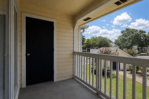 Condo in Orlando, Florida, 2 bedrooms № 2217554 - photo 17