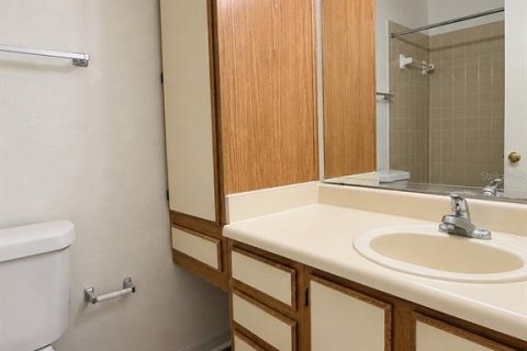 Condo in Orlando, Florida, 2 bedrooms № 2217554 - photo 10