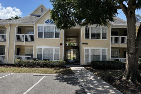 Condo in Orlando, Florida, 2 bedrooms № 2217554 - photo 2