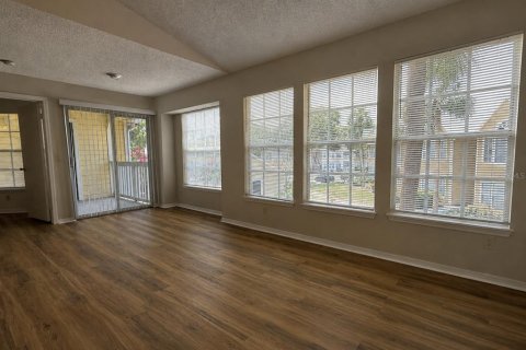 Condo in Orlando, Florida, 2 bedrooms № 2217554 - photo 8