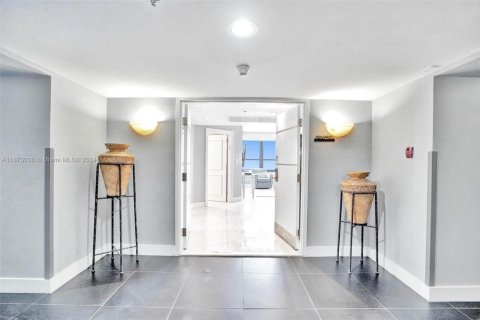 Condominio en venta en Miami Beach, Florida, 3 dormitorios, 141.21 m2 № 1937677 - foto 1
