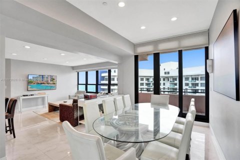 Condominio en venta en Miami Beach, Florida, 3 dormitorios, 141.21 m2 № 1937677 - foto 11