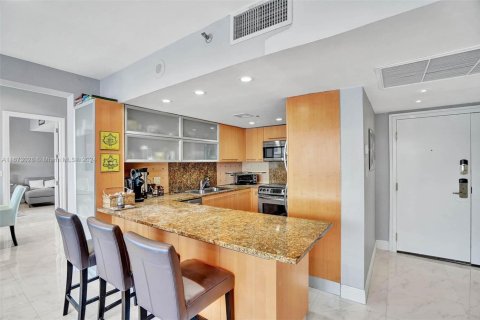 Condominio en venta en Miami Beach, Florida, 3 dormitorios, 141.21 m2 № 1937677 - foto 14