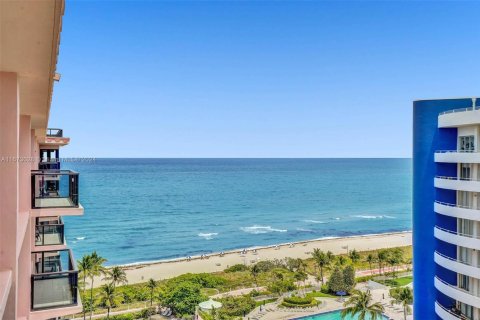 Condominio en venta en Miami Beach, Florida, 3 dormitorios, 141.21 m2 № 1937677 - foto 3