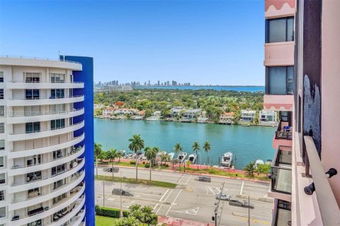 Copropriété à vendre à Miami Beach, Floride: 3 chambres, 141.21 m2 № 1937677 - photo 30