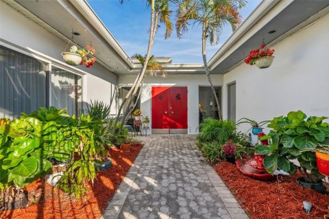 Casa en venta en Tierra Verde, Florida, 3 dormitorios, 214.51 m2 № 813729 - foto 7