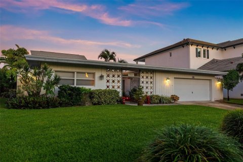 Casa en venta en Tierra Verde, Florida, 3 dormitorios, 214.51 m2 № 813729 - foto 2
