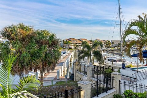 Casa en venta en Tierra Verde, Florida, 3 dormitorios, 214.51 m2 № 813729 - foto 30